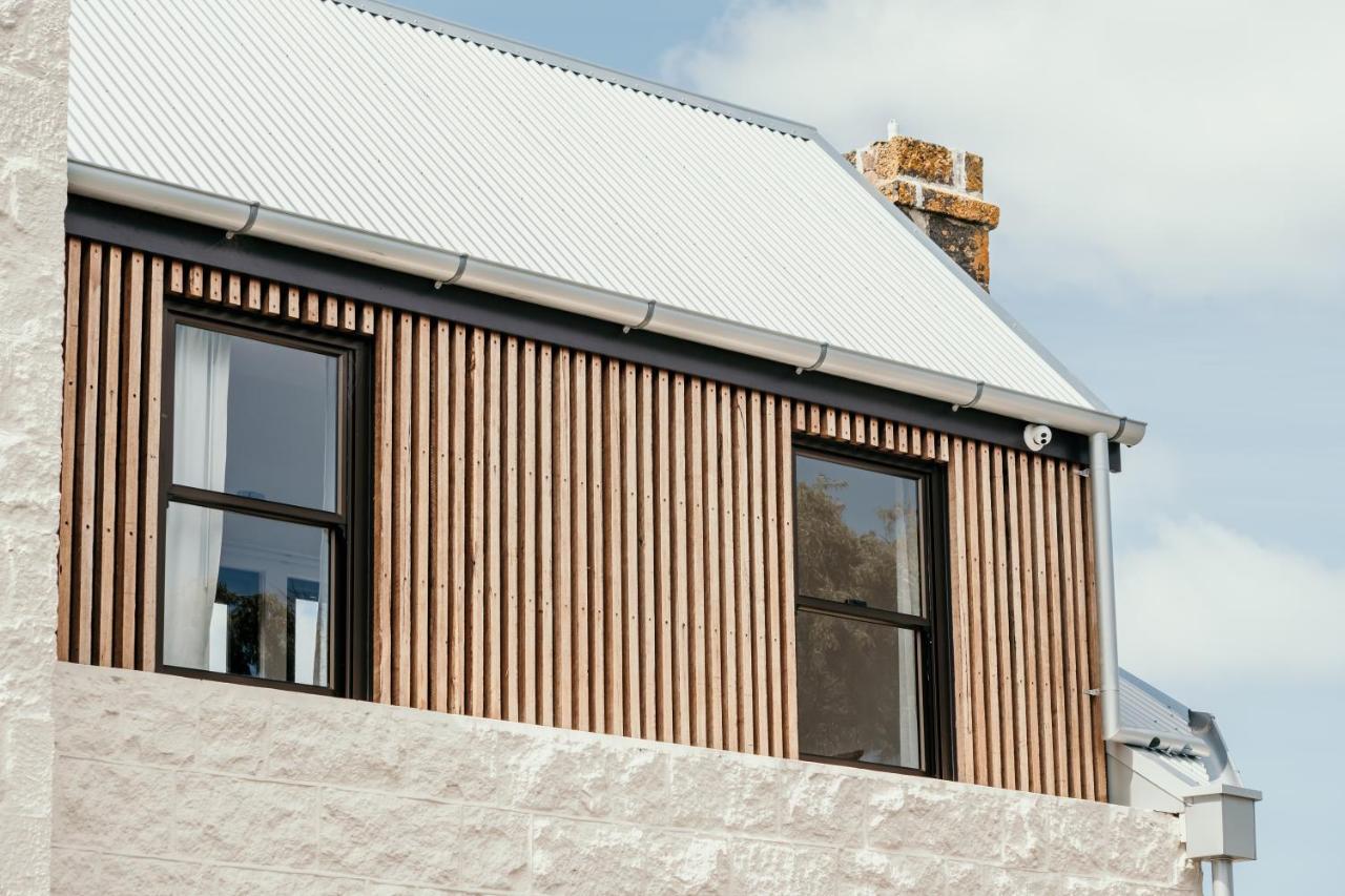 פורט פיירי The Oak & Anchor Hotel מראה חיצוני תמונה The exterior of the building