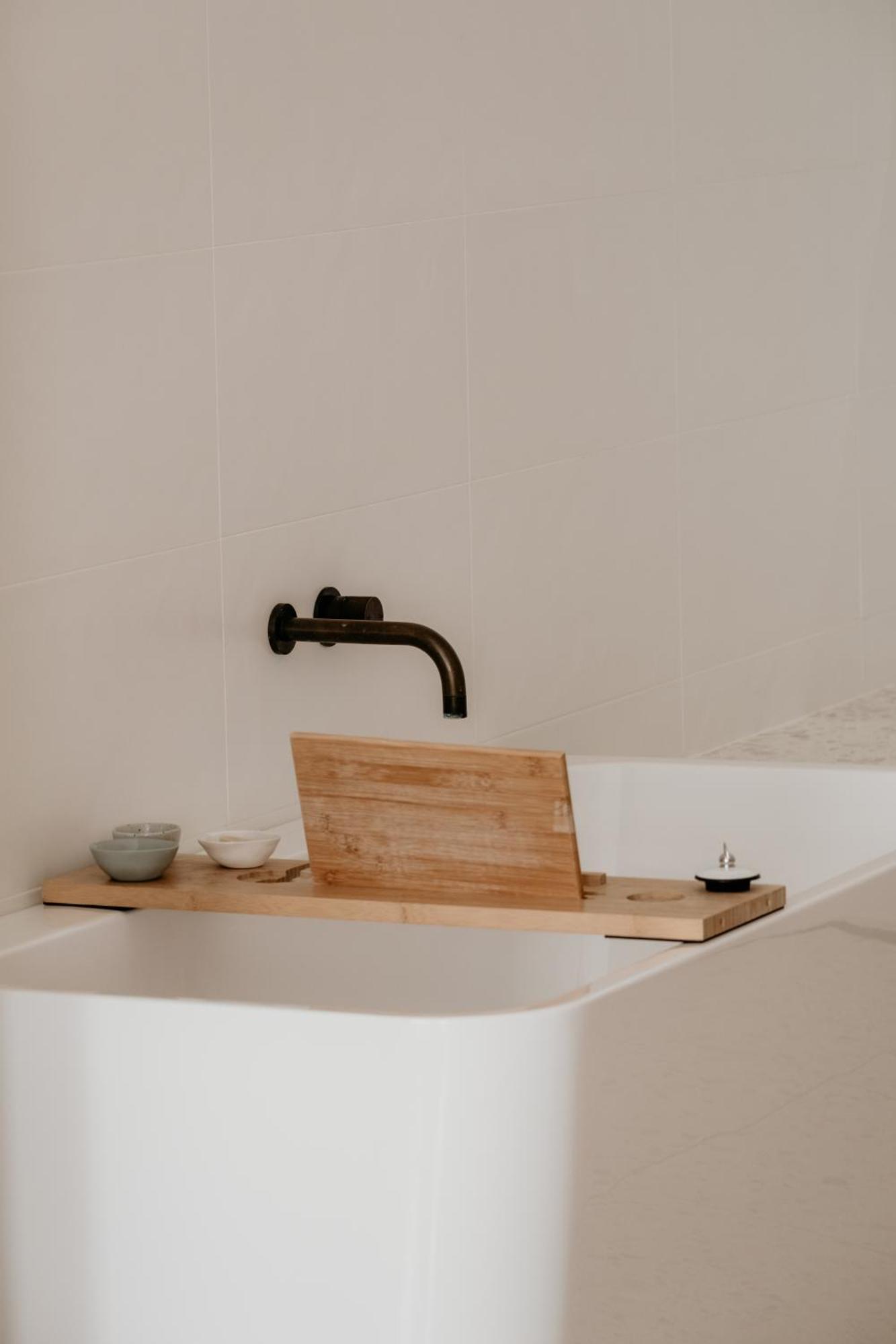 פורט פיירי The Oak & Anchor Hotel מראה חיצוני תמונה A bath caddy