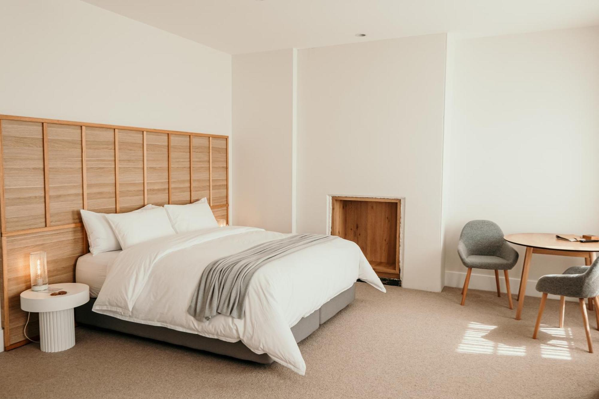 פורט פיירי The Oak & Anchor Hotel מראה חיצוני תמונה A bedroom