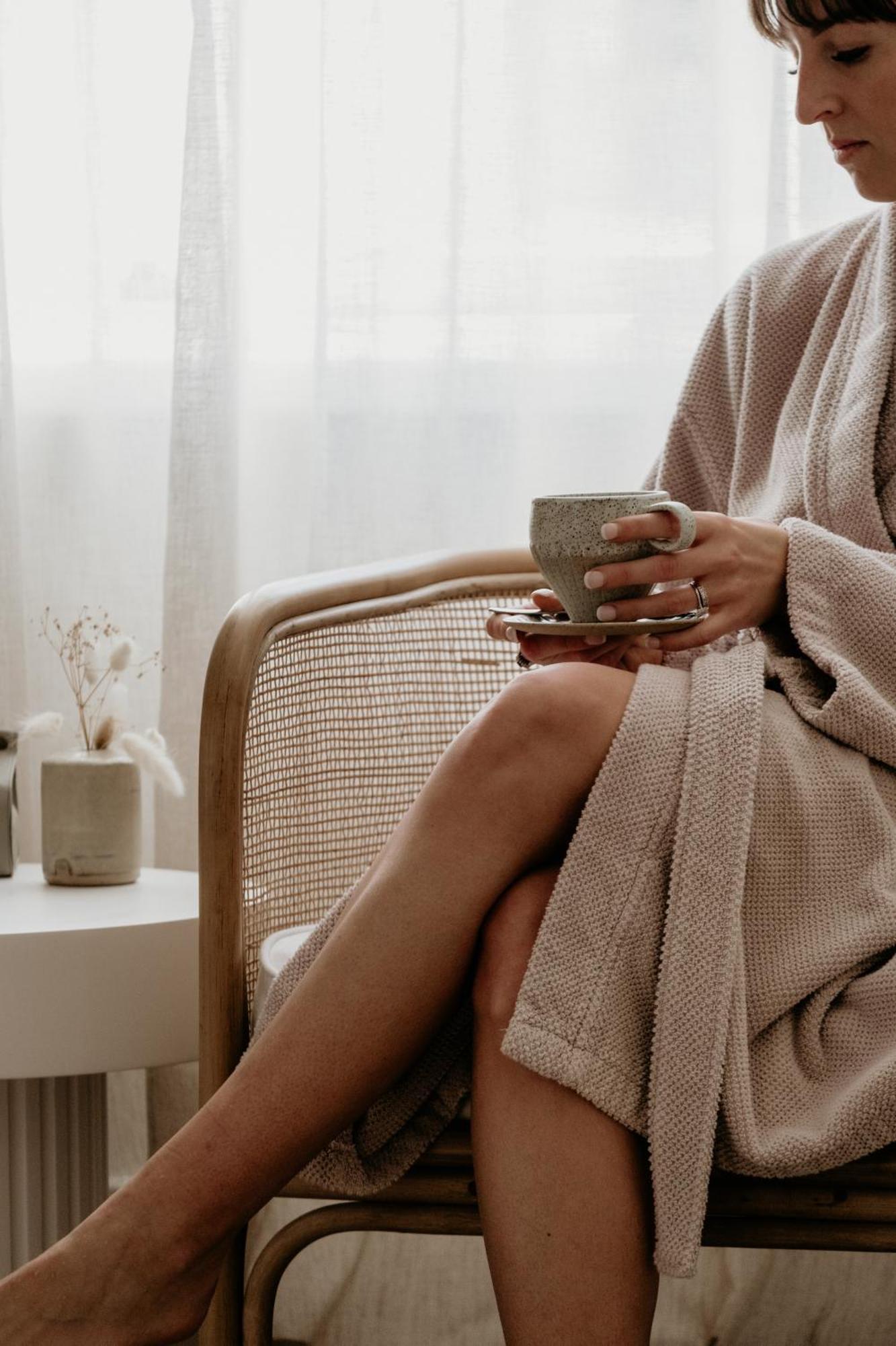 פורט פיירי The Oak & Anchor Hotel מראה חיצוני תמונה A woman wearing a bathrobe