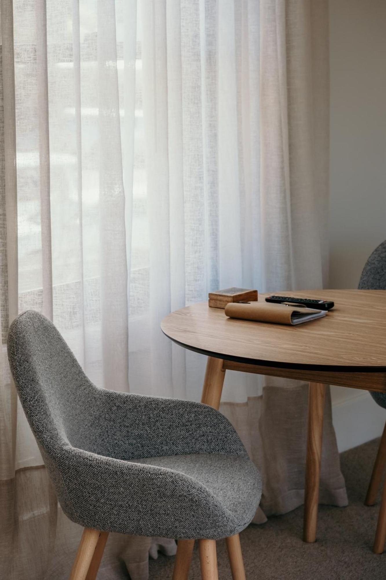 פורט פיירי The Oak & Anchor Hotel מראה חיצוני תמונה A curtain